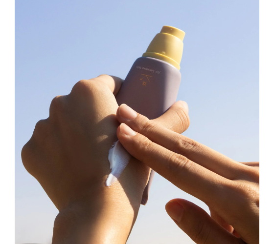 Black Rice Pure Mineral Relief Daily Sunscreen - Korean Cosmetics